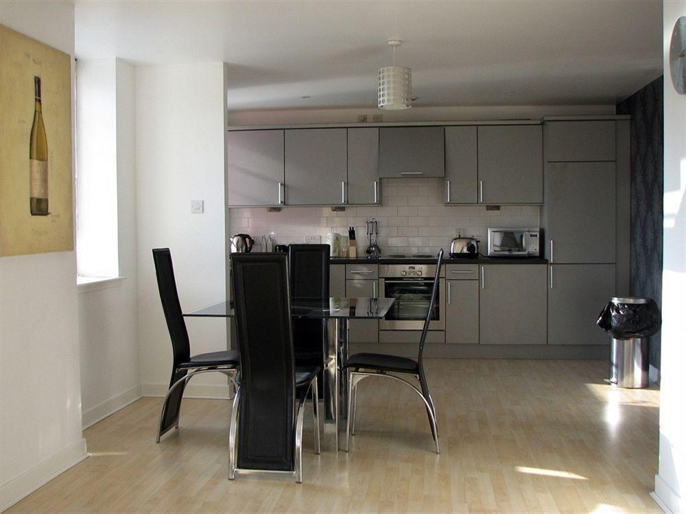 Glasgow Central Clock Tower Boutique Suites And Bistro Bagian luar foto